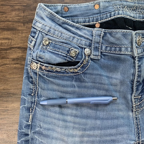 Miss Me Womens Size 27 Jeans Signature Standard Boot Cut Light Wash Dist… - Picture 12 of 12